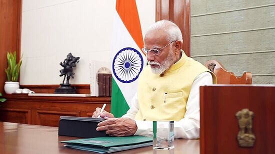 PM Kisan: பிரதம மந்திரி கிசான் சம்மன் நிதி 17வது தவணை: ஆன்லைனில் பயனாளியின் ஸ்டேட்டஸை எவ்வாறு சரிபார்ப்பது? PM Kisan: பிரதம மந்திரி கிசான் சம்மன் நிதி 17வது தவணை: ஆன்லைனில் பயனாளியின் ஸ்டேட்டஸை எவ்வாறு சரிபார்ப்பது?