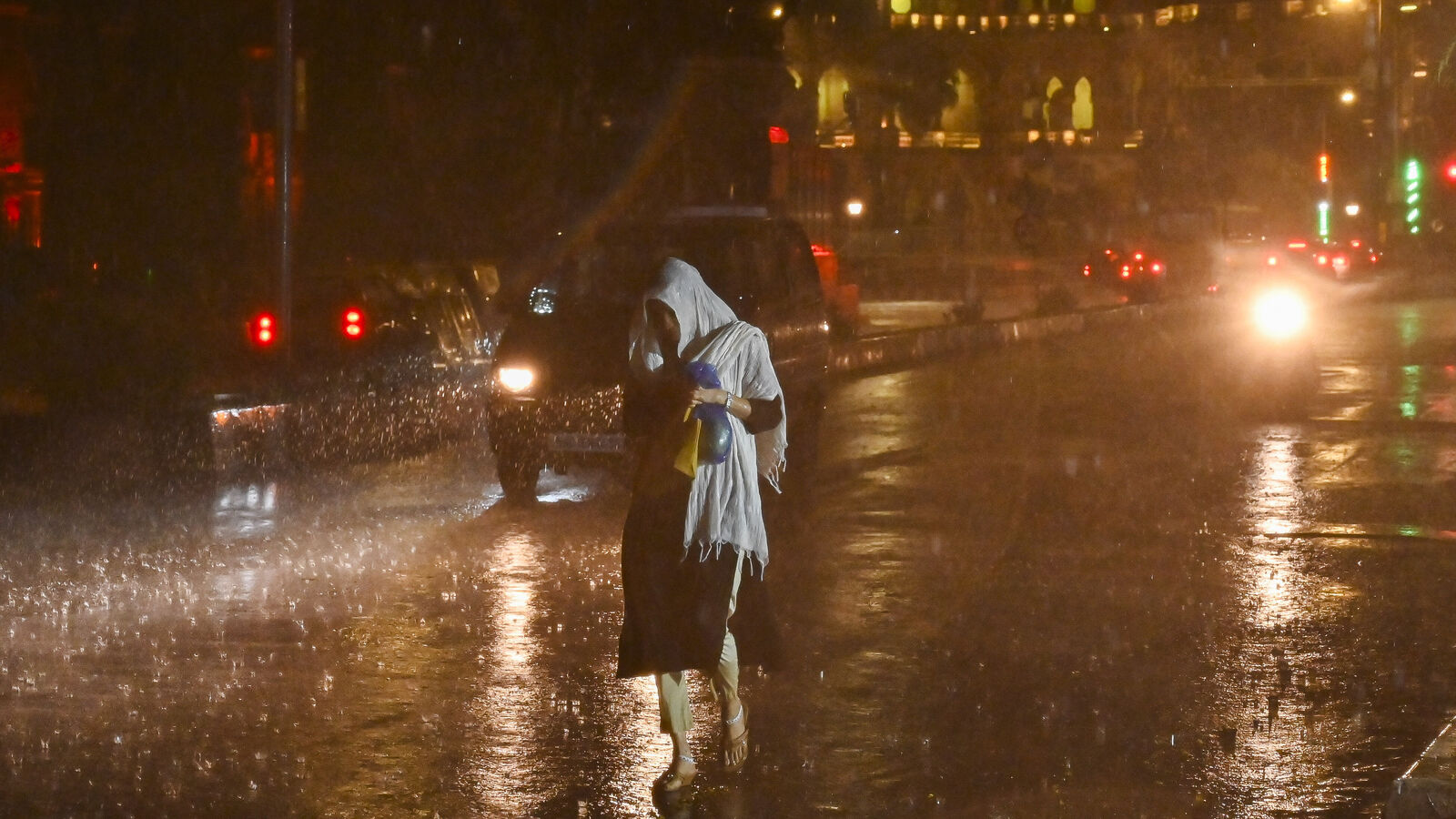 Weather Update: சென்னை வாசிகளே எச்சரிக்கை.. இன்று எந்த 7 மாவட்டங்களில் கனமழைக்கு வாய்ப்பு!