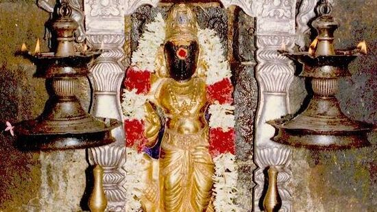 ஆகையால் அங்கு சென்று சனிபகவானை வழிபடும் பட்சத்தில், பெரிய அளவிலான பலன்கள் கிடைக்கும்” என்று பேசினார்