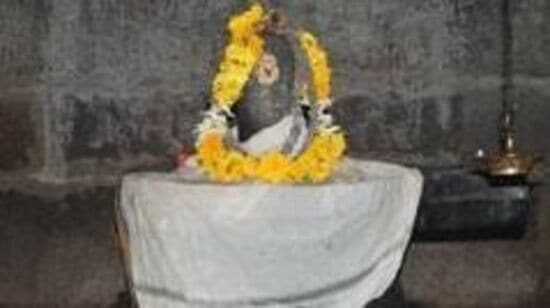 அட்சயபுரீஸ்வரர் கோயில்குறிப்பாக பூசம் நட்சத்திரம் கொண்டவர்கள், கண்டிப்பாக அந்த கோயிலுக்கு சென்று வழிபட வேண்டும். அந்த கோயில், தஞ்சாவூர் மாவட்டம், விளங்குளத்தில் இருக்கக்கூடிய அட்சயபுரீஸ்வரர் கோயில்தான்.&nbsp;