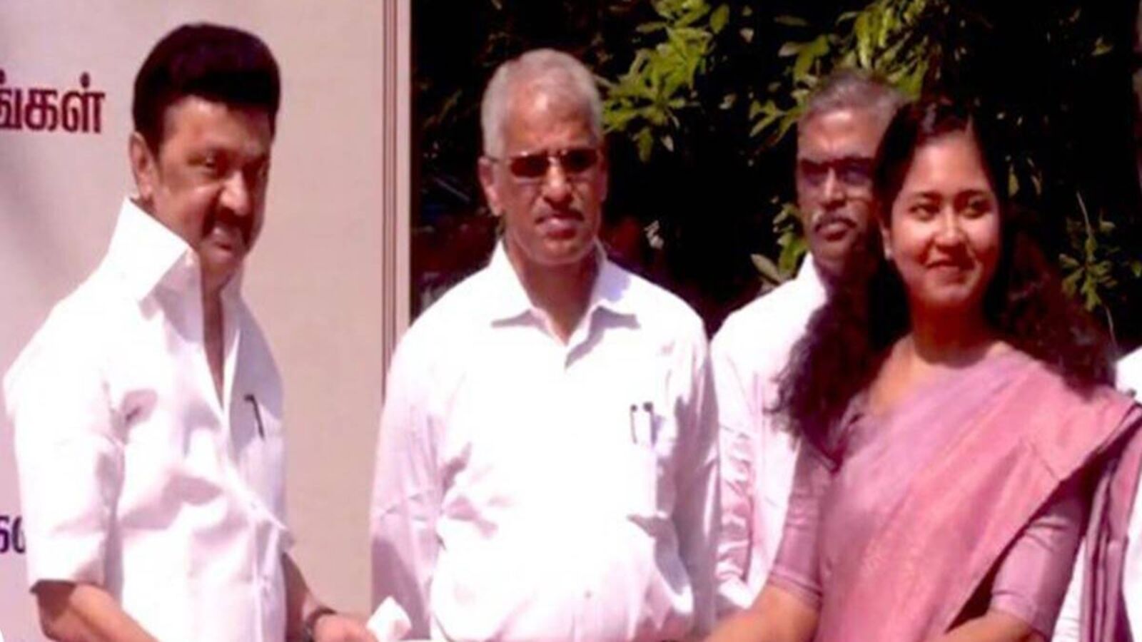 CM MK Stalin: வருவாய்த்துறையில் பணிபுரியும் அதிகாரிகளுக்கு புதிய வாகனம்