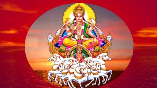 சூரிய பகவானின் இடமாற்றம் அனைத்து ராசிகளுக்கும் மிகப்பெரிய தாக்கத்தை ஏற்படுத்தும். அந்த வகையில் கடந்த மே மாதம் 14ஆம் தேதி அன்று சூரிய பகவான் மேஷ ராசியிலிருந்து ரிஷப ராசிக்கு சென்றால் இது சுக்கிர பகவானின் சொந்தமான ராசியாகவும் சூரியன் மற்றும் சுக்கிரன் இருவரும் நட்பு கிரகங்களாக திகழ்ந்து வருகின்றனர்.&nbsp;