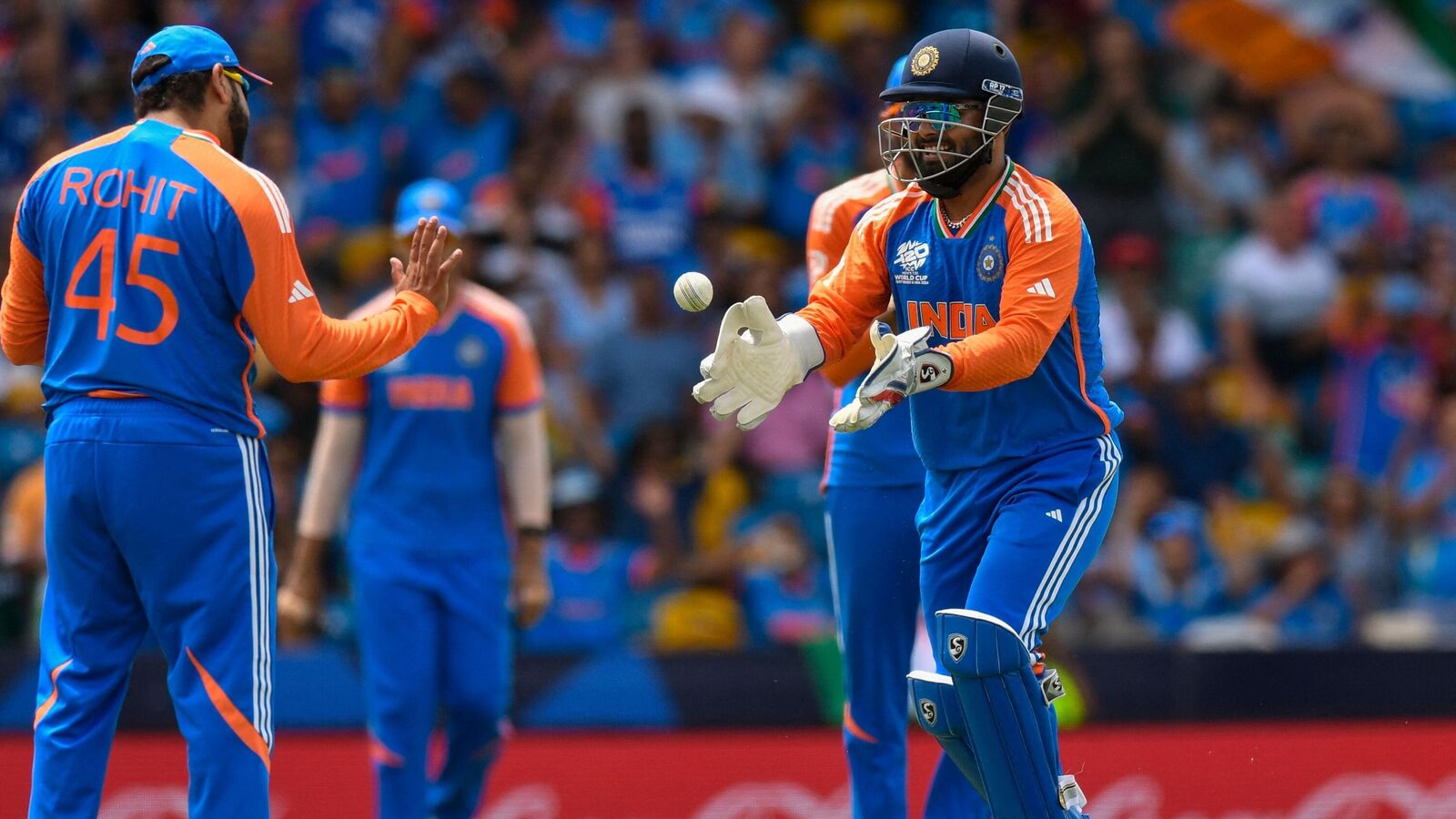 Rishabh Pant: விக்கெட் கீப்பர்களில் உலக சாதனை! கில்கிறிஸ்ட், சங்ககாரா, ஏபி டிவில்லயர்சை பின்னுக்கு தள்ளிய ரிஷப் பண்ட்