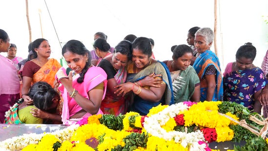 கள்ளக்குறிச்சி மாவட்டம் கருணாபுரத்தில் கள்ளச்சாராயம் பருகியதில் அரசின் கணக்கின் படி இதுவரை 48 பேர் உயிரிழந்து உள்ளனர்.&nbsp;