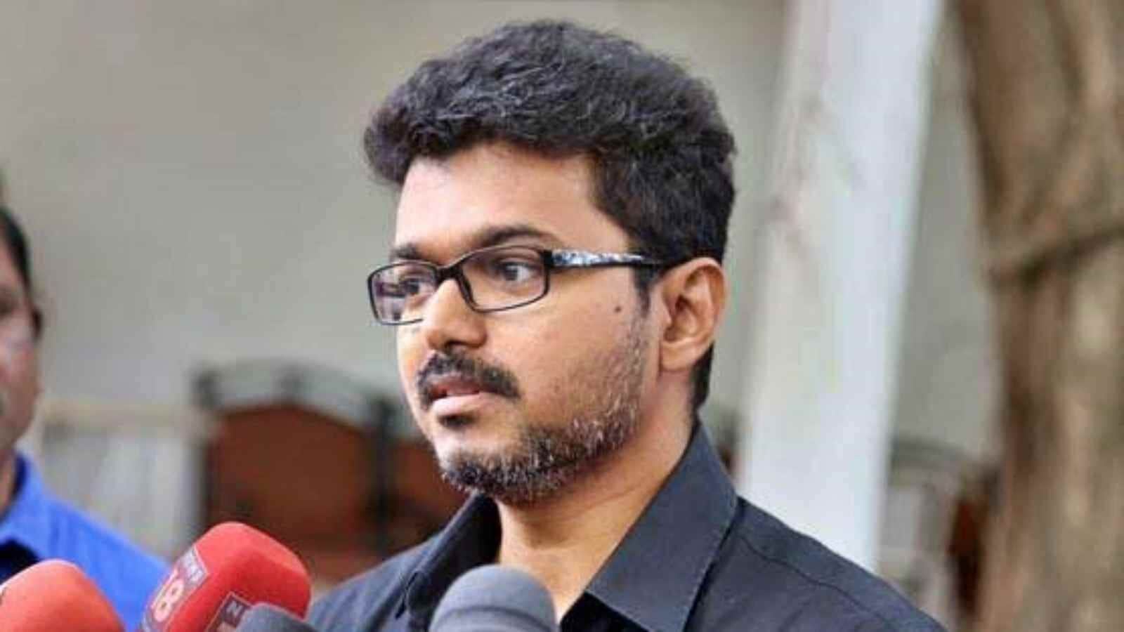Vijay: வருமான வரி சோதனை முதல் பெற்றோர் மீது வழக்கு வரை.. நடிகர் விஜய் சந்தித்த டாப் சர்ச்சைகள்