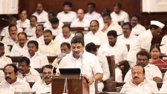 Tamil Nadu Assembly: தமிழ்நாடு அரசு கேபிள் டிவி நிர்வாகத்திற்கு ஹெச்.டி.பாக்ஸ் இன்னும் தரவில்லை, இதனால் கேபிள் டிவி இணைப்புகளின் எண்ணிக்கை குறைந்து வருகின்றது என சட்டமன்ற உறுப்பினர் பாபு கேள்வி எழுப்பி இருந்தார்.