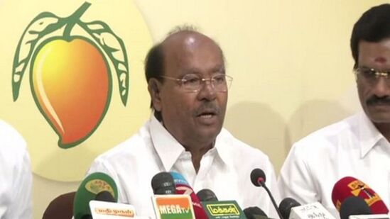 TNPSC: டி.என்.பி.எஸ்.சி தொகுதி -2 பணிகளுக்கு வயது வரம்பினை நிர்ணயிக்கக் கூடாது எனவும்,அவ்வாறு நிர்ணயிப்பது சமூகநீதிக்கு எதிரானது என பாமக நிறுவனர் ராமதாஸ் கூறியுள்ளார்.