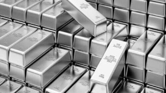 இன்றைய வெள்ளி விலை நிலவரம்: வெள்ளி விலை கிராமுக்கு 30 காசுகள் குறைந்து &nbsp; ரூபாய் 96.20-க்கும், ஒரு கிலோ வெள்ளி ரூ.96,200-க்கும் விற்பனையாகிறது.&nbsp;