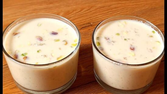 Badam Pisin Payasam : உலர்ந்த பழங்கள் மற்றும் பாதாம் பிசின் ஆகியவற்றை முதல் நாள் இரவே ஊறவைத்துவிட்டால் போதும். அடுப்பே இல்லாமல் பட்டுன்னு செய்து முடித்துவிடலாம் பாதாம் பிசின் பாயாசம்.