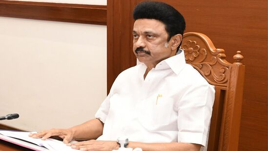 CM MK Stalin: மீனவர்கள் விஷயத்தில் மத்திய வெளியுறவுத் துறை அமைச்சர் உடனடியாக தலையிட்டு, தமிழகத்தைச் சேர்ந்த மீனவர்கள் தொடர்ந்து இதுபோன்று கைது செய்யப்படுவதைத் தடுக்க வேண்டும் என முதல்வர் மு.க.ஸ்டாலின் எழுதியுள்ள கடிதத்தில் குறிப்பிட்டுள்ளார்.