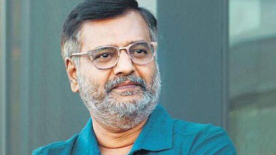 ஏதோ இப்போதுதான் நடந்தது போல இருக்கிறது. காலம் எவ்வளவு வேகமாக ஓடுகிறது என்பதற்கு இந்தியன் 1, 2 உதாரணம். இங்கு ரவி வர்மன், ஷங்கர் சாரும், கமல் சாரும் நினைத்தால் கூட இந்த மாதிரியான படத்தை எடுக்க முடியாது என்றார். அதனை நான் மறுக்கிறேன். எடுத்து இருக்கிறோம். அதுதான் இந்தியன் 3.” என்றார்.&nbsp;