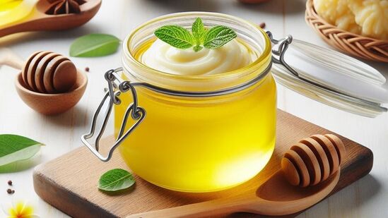 Beauty Benefits of Ghee : உச்சி முதல் பாதம் வரை நெய்யினால் உங்களின் அழகு எவ்வாறு மேம்படுகிறது பாருங்கள்! Beauty Benefits of Ghee : உச்சி முதல் பாதம் வரை நெய்யினால் உங்களின் அழகு எவ்வாறு மேம்படுகிறது பாருங்கள்!