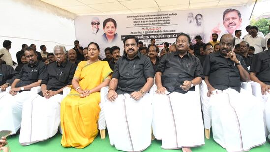 ADMK vs DMK: ’சட்டப்பேரவையில் என்னை அனுமதித்து இருந்தால் கிழி கிழி என கிழித்து இருப்பேன்!’ ஈபிஎஸ் ஆவேசம்!