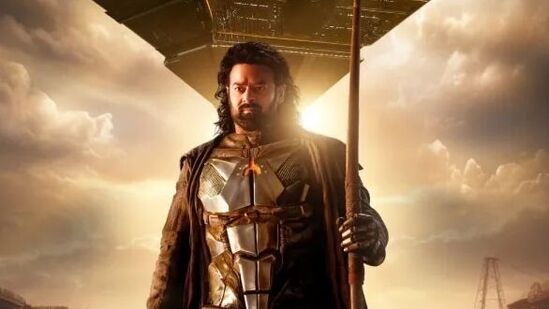 கல்கியில் பைரவர் என்ற பவுண்டரி வேட்டைக்காரனாக பிரபாஸ் நடிக்கிறார், அவருடன் BU-JZ-1 என்ற AI போட், அல்லது புஜ்ஜி, கீர்த்தி சுரேஷ் குரல் கொடுத்துள்ளார். பைரவர் தப்பிச் செல்லும்போது அவருடன் சேரும்போது கட்டுப்படுத்தக்கூடிய மூன்று சக்கர வாகனம் உள்ளது. இந்த வளாகம் மனிதர்களுக்கும் ரோபோக்களுக்கும் ஒரு லட்சிய இடமாகும். சுப்ரீம் யாஸ்கின் அதை ஆட்சி செய்கிறார், கமல் ஒரு முனிவர் போன்ற மனிதன், அவர் ஒரு புதிய உலகத்தை உருவாக்க திட்டமிட்டிருப்பதாகத் தெரிகிறது. புராணங்களில் வரும் கல்கியின் தாயின் பெயரால் சூட்டப்பட்ட எஸ்.யு.எம்-80 அல்லது சுமதி என்ற கதாபாத்திரத்தில் தீபிகா நடிக்கிறார். அமிதாப் அஸ்வத்தாமாவாக நடிக்கிறார், நித்தியத்திற்கு சபிக்கப்பட்டவர்.
