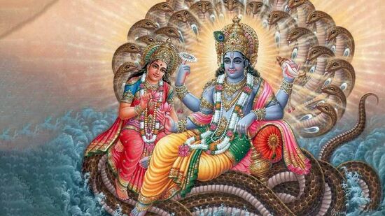 ஆஷாட மாத கிருஷ்ண பக்ஷ ஏகாதசி யோகினி ஏகாதசி என்று அழைக்கப்படுகிறது. ஏகாதசி விரதம் விஷ்ணுவுக்கு அர்ப்பணிக்கப்பட்டுள்ளது. இந்த நாளில், விஷ்ணு பகவான் சடங்குகளுடன் வணங்கப்படுகிறார். தவிர, அவர்களுக்காக நேர்ச்சைகளும் அனுசரிக்கப்படுகின்றன. இந்த விரதத்தின் ஆதிக்கத்தில், ஒவ்வொரு விருப்பமும் நிறைவேறி, மகிழ்ச்சியும் செழிப்பும் ஏற்படுகிறது. யோகினி ஏகாதசி நாளில், சில விதிகளைப் பின்பற்ற வேண்டும், இல்லையெனில் விரதத்தின் முழு பலனும் கிடைக்காது. யோகினி ஏகாதசி அன்று விரதம் இருப்பதற்கான விதிகள்&nbsp;என்னவென்று தெரிந்து கொள்வோம்.