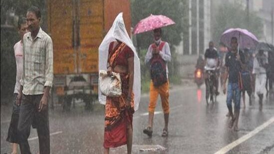 மேற்கு திசை காற்றின் வேகமாறுபாடு காரணமாக, 28.06.2024 முதல் 04.07.2024 வரை: தமிழகத்தில் ஓரிரு இடங்களிலும், புதுவை மற்றும் காரைக்கால் பகுதிகளிலும் லேசானது முதல் மிதமான மழை பெய்யக்கூடும்.