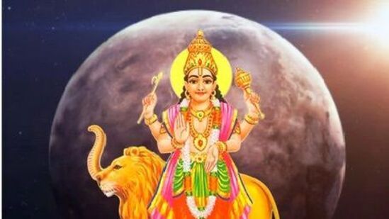 அந்த கிரகங்களில் சந்திரன், செவ்வாய், புதன், குரு, சுக்கிரன், சனி, சூரியன், ராகு, கேது ஆகியோர் குறிப்பிடத்தக்கவர்கள். ஒரு கிரகம் ஒரு ராசியில் இருந்து மற்றொரு ராசிக்கு நகரும் போது, மற்ற ராசிக்காரர்கள் இதனால் பாதிக்கப்படுகின்றனர்.