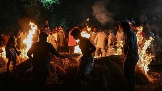 கள்ளக்குறிச்சி சம்பவத்துக்கு பிறகு மாவட்ட ஆட்சியர்கள், காவல் துறை எஸ்.பி.-க்கள் ஆய்வுக் கூட்டத்தில் பேசிய நான் இது தொடர்பாக கடுமையான எச்சரிக்கை விடுத்துள்ளேன். இனிமேல் எங்காவது கள்ளச்சாராய உயிர் பலி நடக்குமானால், அதற்கு அந்த மாவட்ட காவல் துறை அதிகாரியும், எல்லைக்குட்பட்ட காவல் நிலைய அதிகாரியும்தான் பொறுப்பேற்க வேண்டும் என்பதை மிகவும் கண்டிப்புடன் சொல்லியிருக்கிறேன்.