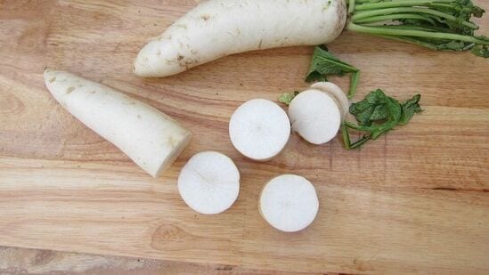 Benefits Of Radish: நீரிழிவு நோயை நிர்வகிப்பதில் இருந்து புற்றுநோய் தடுப்பு வரை: முள்ளங்கியின் ஆச்சரியமான நன்மைகள்!