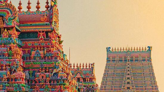 அதே போல திருப்பதி கோயிலுக்கு மாதத்தில் வரக்கூடிய முதல் திங்கட்கிழமை சென்று வழிபடுங்கள். சோட்டானிக்கரை அம்மையாரை &nbsp;வெள்ளிக்கிழமை மகாலட்சுமி அலங்காரமத்தில் பாருங்கள். &nbsp;இதை நீங்கள் செய்யும் பொழுது உங்களுக்கு பொருளாதாரம் &nbsp;உயர்கிறதோ இல்லையோ. நீங்கள் திருப்திகரமாக வளர்வதற்கு அவை உங்களுக்கு உதவியாக இருக்கும்.&nbsp;