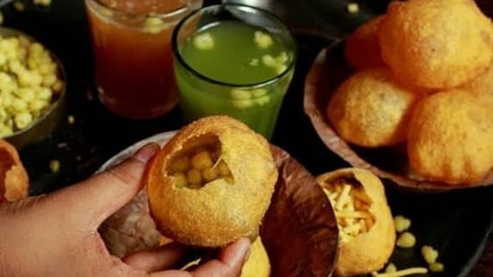 Pani Puri: 'மனித நுகர்வுக்கு தகுதியற்றது': கர்நாடகாவில் பானி பூரிகளில் புற்றுநோயை உண்டாக்கும் ரசாயனங்கள் கண்டுபிடிப்பு