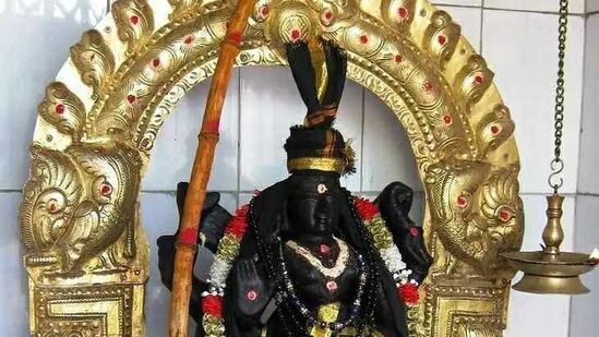 சனியின் பிடியில் இருந்து தப்பிக்க வேண்டுமா.. உங்க ராசி என்ன? இதோ ராசிக்கு ஏற்றவாறு தானம் செய்யுங்கள்! சனியின் பிடியில் இருந்து தப்பிக்க வேண்டுமா.. உங்க ராசி என்ன? இதோ ராசிக்கு ஏற்றவாறு தானம் செய்யுங்கள்!