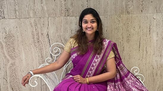 அவருக்கும் காதல் உருவாகிறது. ஒரு கட்டத்தில் அவர்தான் உங்களது பார்ட்னர் என்று முடிவெடுக்கிறீர்கள். இப்படி நீங்கள் முடிவெடுத்து விட்டால், அதன் பின்னர் என்ன நடந்தாலும், நீங்கள் அவருடன் தான் இருக்க வேண்டும் என்பது என்னுடைய கருத்து.&nbsp;உங்களுக்கு உரிமை இல்லைஇன்னும் குறிப்பாக சொல்ல வேண்டும் என்றால், &nbsp;திருமணத்திற்குப் பிறகு, குழந்தைகள் வந்த பிறகு, நீங்கள் பிரிவை மேற்கொள்ளும் பொழுது அந்தக் குழந்தைகளின் வாழ்க்கையானது வேறு மாதிரியான ஒரு சூழ்நிலைக்கு தள்ளப்படுகிறது.&nbsp;&nbsp;&nbsp;&nbsp;