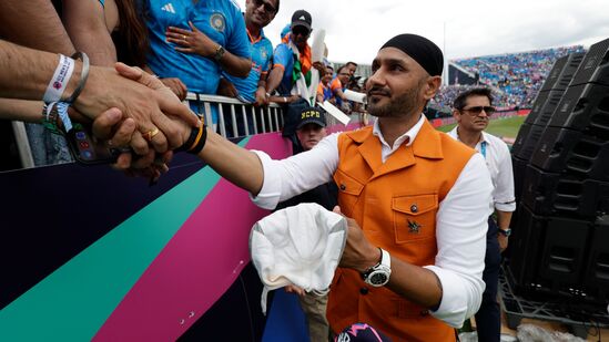 Latest entertainment news on July 3, 2024: HBD Harbhajan Singh: தந்தையின் கனவை நிறைவேற்றி காட்டிய கிரிக்கெட் வீரர் ஹர்பஜன் சிங் பிறந்த நாள் இன்று. (AP Photo/Adam Hunger)