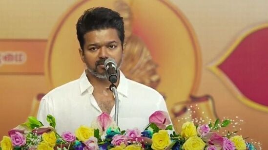 Thalapathy Vijay: நீட் தேர்வு மாநில உரிமைகளுக்கு எதிரானது. நாடு முழுக்க நீட் தேர்வே தேவையில்லை. நீட் விலக்கே நிரந்தரத் தேர்வு. தமிழ்நாடு சட்டப்பேரவை நிறைவேற்றியுள்ள தீர்மானத்தை நான் வரவேற்கிறேன் - தவெக தலைவர் விஜய்