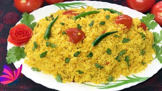 &nbsp;அரிசியும் பருப்பு வகைகளும் ஒன்றாக இருப்பதால், அதில் உள்ள நார்ச்சத்தின் அளவு போதுமானது. எனவே சூடான கிச்சடி பல நோய்களை குணப்படுத்தும் என்று நம்பப்படுகிறது. குறிப்பாக தொண்டை புண் அல்லது அது போன்ற ஏதாவது. மழைக்காலங்களில் நீரினால் பரவும் நோய்கள் அதிகரிக்கின்றன. சூடான கிச்சடி அந்த நோய்களை சமாளிக்கும் என்று பலர் நினைக்கிறார்கள்.&nbsp;