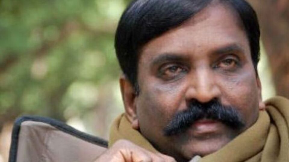 Vairamuthu: 