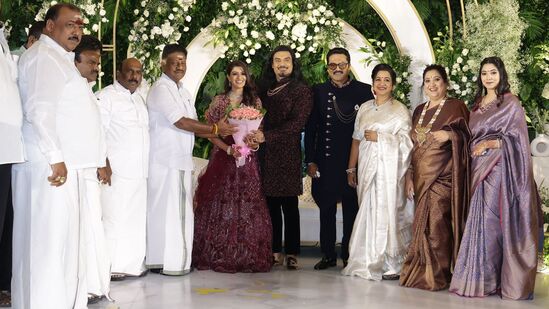 திருமண நிகழச்சியில் ஓ பன்னீர் செல்வம்&nbsp;