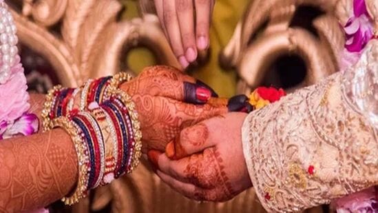 இந்த நேரத்தில் நீங்கள் எடுக்கும் முயற்சிகள் வெற்றி பெறும், எடுக்கும் முடிவுகளில் வெற்றி பெறுவீர்கள், வீட்டில் சுப காரியங்கள் நடைபெறும், வண்டி, வாகனம், சொத்துக்கள் சேரும். தொழிலில் புதிய கூட்டாளிகள் கிடைப்பார்கள். ஆயுள் பலம் பெறும், தொழில் மூலம் கிடைக்கும் லாபம் பன்மடங்கு அதிகரிக்கும்.