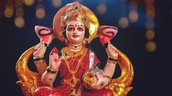 &nbsp;ஜூலையில் இரண்டு முறை சுக்கிரன் தனது நிலையை மாற்றிக் கொள்கிறார். சுக்கிரன் ஜூலை 7 அன்று கடகத்தில் நுழைகிறார். இது மேஷம் உள்ளிட்ட சில ராசிக்காரர்களுக்கு நல்ல பலன்களைத் தரும்.&nbsp;&nbsp;