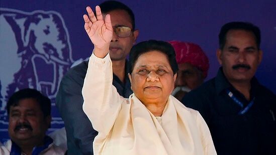 ஆம்ஸ்ட்ராங்கின் உடல் நாளை அடக்கம் செய்யப்பட உள்ள நிலையில், பகுஜன் சமாஜ் &nbsp;கட்சி தேசியத் தலைவர் மாயாவதி நாளை சென்னை வர உள்ளார்.&nbsp;