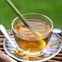 <p>Tea Benefits : மாரடைப்பு, &nbsp;போன்ற பிரச்சனைகள் எப்போது வரும் என்று சொல்வது மிகவும் கடினம். சமீப காலங்களில்வயது வித்தியாசமின்றி 20 வயது முதல் 60 வயது வரை அனைவருக்கும் மாரடைப்பு ஏற்படுகிறது. எனவே இதயப் பாதுகாப்பிற்காக தினமும் சிறப்பு உணவை எடுத்துக் கொள்ள வேண்டும். இதயத்தைப் பாதுகாக்கும் உணவுகளில் லெமன் கிராஸ் டீயும் ஒன்று. இது எலுமிச்சை வாசனை கொண்டது. அதனால்தான் இது எலுமிச்சை புல் என்று அழைக்கப்படுகிறது. இதை வீட்டிலேயே வளர்க்கலாம். இந்த லெமன் கிராஸ் வீட்டில் வளர்க்க மிகவும் எளிதானது. எனவே நீங்கள் விரும்பும் போது வீட்டில் தேநீர் தயாரிக்கலாம்.</p>