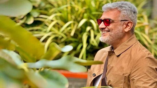 இதனால் பலரும் அஜித் எதனால் வி சென்டிமென்ட்டை கைவிட்டார். இதற்கு பின்னால் என்ன காரணம் என்ன கேட்க ஆரம்பித்தார்கள். இது தொடர்பாக பத்திரிக்கையாளர் வி.கே.சுந்தர் சமீபத்தில் Aadhan Cinema சேனலுக்கு பேட்டி அளித்து இருந்தார்.&nbsp;