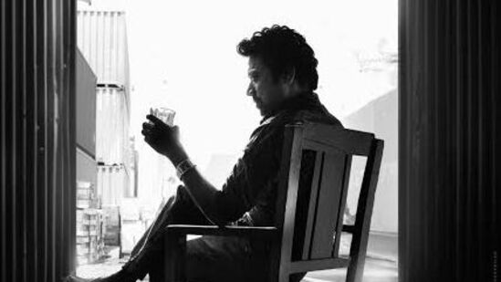 &nbsp;ராயன் படத்தின் இசை வெளியீட்டு விழாவானது சென்னையில் நடந்தது. அதில் கலந்து கொண்டு பேசிய நடிகர் எஸ் ஜே சூர்யா," செல்வராகவன் சொன்னது போல ஏ ஆர் ரகுமான் எங்களுக்கு கிடைத்த பொக்கிஷம். ஒருமுறை பாம்பேவில் அஹமத் கான் என்பவரிடம், நான் ஒரு பாடலுக்கான சிச்சுவேஷனை விளக்கிக் கொண்டிருந்தேன். அப்போது அவர், என்னை எப்படியான ஒரு சந்தர்ப்பத்தில் தெரிந்து கொண்டார் என்பதை ஒரு பகிர்ந்து கொண்டார்.&nbsp;&nbsp;.&nbsp;