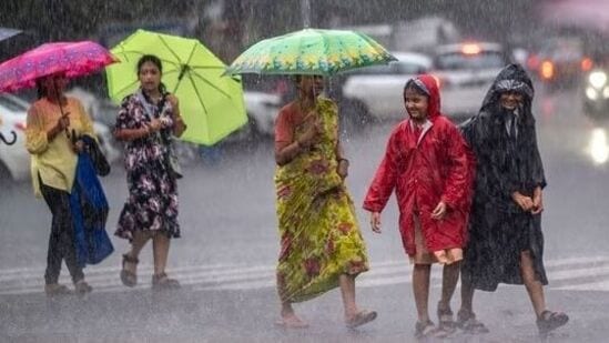 Weather Update: சென்னை உட்பட தமிழ்நாட்டில் வெளுக்க போகும் மழை! வானிலை ஆய்வு மையம் எச்சரிக்கை இதோ!