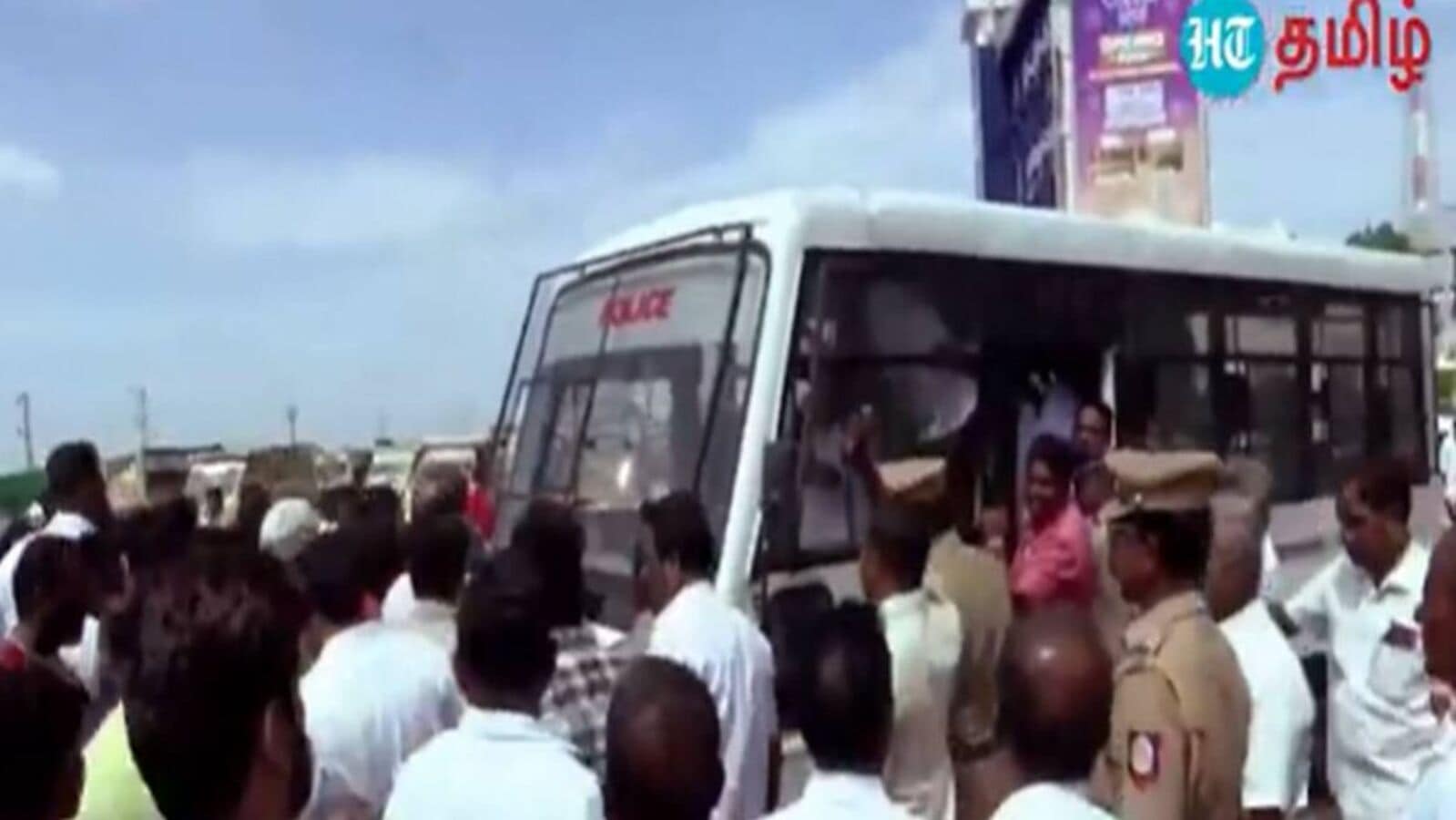 Kappalur: கப்பலூர் சுங்கச்சாவடியில் வலுக்கும் போராட்டம் - மதுரையில் பரபரப்பு