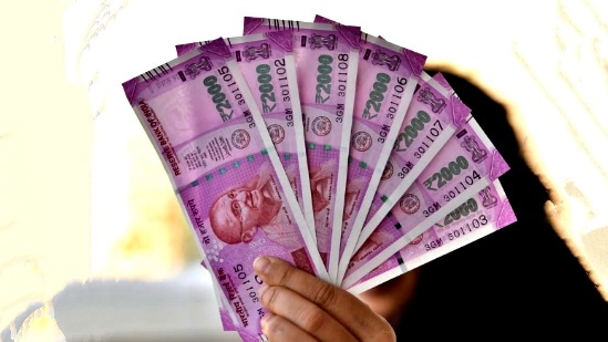 சுக்கிரன் விளையாட்டு ஆரம்பம்.. பணம் மழையில் நனையும் ராசிகள் இவர்கள்தான்.. உங்க ராசி? சுக்கிரன் விளையாட்டு ஆரம்பம்.. பணம் மழையில் நனையும் ராசிகள் இவர்கள்தான்.. உங்க ராசி?