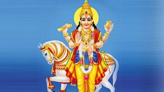அசுரர்களின் குருவாக திகழ்ந்து வரக்கூடிய சுக்கிரன் அஸ்தமன நிலையில் பயணம் செய்து வருகிறார். வருகின்ற ஜூன் 30-ம் தேதி அன்று மிதுன ராசியில் உதயமாகின்றார். சுக்கிர பகவானின் உதயம் 19 ராசிகளுக்கும் மிகப்பெரிய தாக்கத்தை ஏற்படுத்தும். இருப்பினும் சுக்கிரனின் உதயத்தால் ஒரு செல்வாசிகள் அதிர்ஷ்டத்தை அனுபவிக்கப்படுகின்றனர். அது எந்தெந்த ராசிகள் என்பது குறித்து காணலாம்.&nbsp;