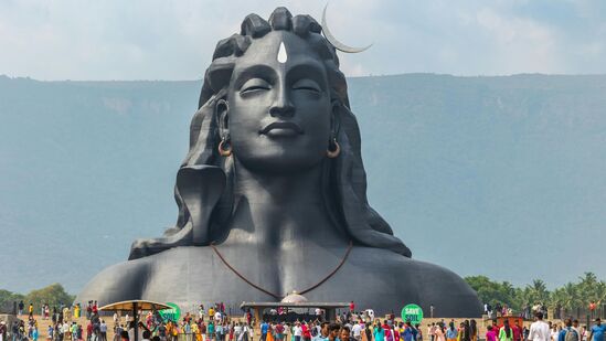 நீலகிரி மற்றும் கோயம்புத்தூர் மாவட்ட மலை பகுதிகளில் ஓரிரு இடங்களில் கன முதல் மிக கனமழை பெய்யும் என தெரிவிக்கப்பட்டு உள்ளது.&nbsp;