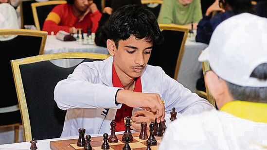 Youth Chess Championship: இலங்கையில் இளையோர் செஸ் சாம்பியன்ஷிப்பில் தங்கம் வென்ற இந்திய வீரர். (HT Photo)