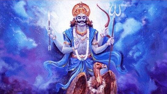 இதற்குப் பிறகு, ஜூன் 3, 2027 அன்று, சனி பகவான் மீண்டும் மேஷ ராசியில் நுழைவார். அதாவது சனி பகவான் இரண்டரை ஆண்டுகள் மீன ராசியில் இருப்பார். இந்த அற்புதமான கலவையிலிருந்து அதிக நன்மைகளைப் பெறும் ராசி அறிகுறிகள் பின்வருமாறு.
