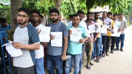 NEET UG 2024 Result: தேர்வில் தோன்றிய மற்றும் அவர்களின் முடிவுகளை சரிபார்க்க விரும்பும் வேட்பாளர்கள் கீழே குறிப்பிடப்பட்டுள்ள படிகளைப் பின்பற்றலாம். NTA NEET இன் அதிகாரப்பூர்வ இணையதளத்தைப் பார்வையிடவும் exams.nta.ac.in/NEET/ முகப்புப் பக்கத்தில் கிடைக்கும் NEET UG முடிவு 2024 ஐச் சரிபார்ப்பதற்கான இணைப்பைப் பார்த்து, அதைக் கிளிக் செய்யவும்.