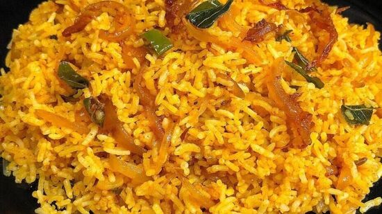 Onion Tamarind Rice : லன்ச் என்ன செய்வது என்ற குழப்பமா? வெங்காயம் மட்டும்தான் வீட்டில் உள்ளதா? இதோ இதை செய்ங்க! Onion Tamarind Rice : லன்ச் என்ன செய்வது என்ற குழப்பமா? வெங்காயம் மட்டும்தான் வீட்டில் உள்ளதா? இதோ இதை செய்ங்க!