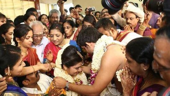 ரம்யா கிருஷ்ணன் அவர்களுடன் நேர்காணலுக்கு தயாராக கொண்டிருந்தேன். இன்னும் சிறிது நேரத்தில் கதவு திறக்கப் போகிறது. அப்போதுதான் எனக்கு விவாகரத்து உறுதியானது என்பது தெரியவந்தது.அப்போதுதான் என் மனதிற்குள் எல்லாம் முடிந்து விட்டது என்பது உரைத்தது. உண்மையில் விவாகரத்து என்பது எதிர் தரப்பில் இருப்பவரை விட, என்னை அதிகமாக பாதிக்கும்.&nbsp;&nbsp;&nbsp;