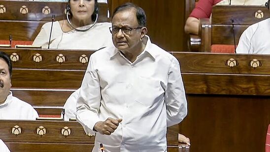 மத்திய அரசின் ஏஞ்சல் வரி ரத்து நடவடிக்கையை முதலீட்டாளர்கள் வரவேற்றுள்ளனர். இது மட்டுமல்லாமல், காங்கிரஸ் எம்.பி சசி தரூர் மற்றும் முன்னாள் நிதியமைச்சர் ப.சிதம்பரம் ஆகியோரும் இந்த நடவடிக்கையை பாராட்டியுள்ளனர். &nbsp;&nbsp;