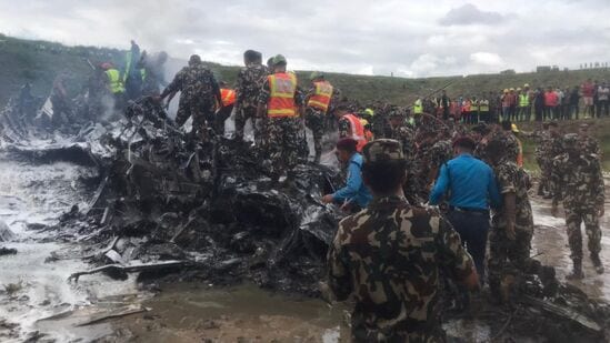 Kathmandu plane crashes: விமானத்தில் தொழில்நுட்ப பணியாளர்கள் மட்டுமே இருந்ததாக ஹிமாலயன் டைம்ஸ் நாளிதழ் செய்தி வெளியிட்டுள்ளது. விமானத்தில் பயணிகள் யாரும் இல்லை, ஆனால் விமானத்தில் சில தொழில்நுட்ப பணியாளர்கள் இருந்தனர்," என்று TIA இன் தகவல் அதிகாரி ஞானேந்திர புல் கூறியுள்ளார்.